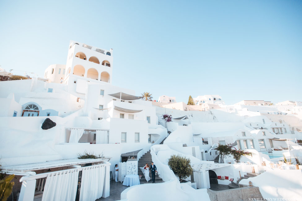 3-things-should-not-be-saved-on-santorini-wedding