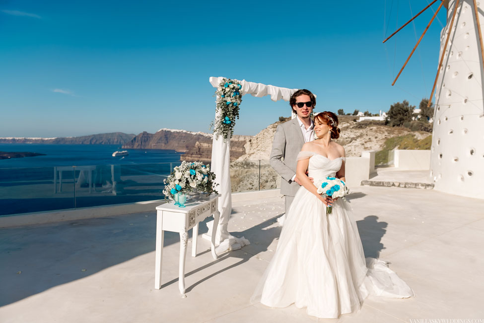 el-viento-santorini-wedding-villa-ceremony-venue
