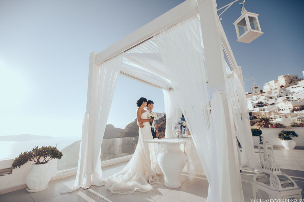 santorini-greece-symbolic-wedding-price