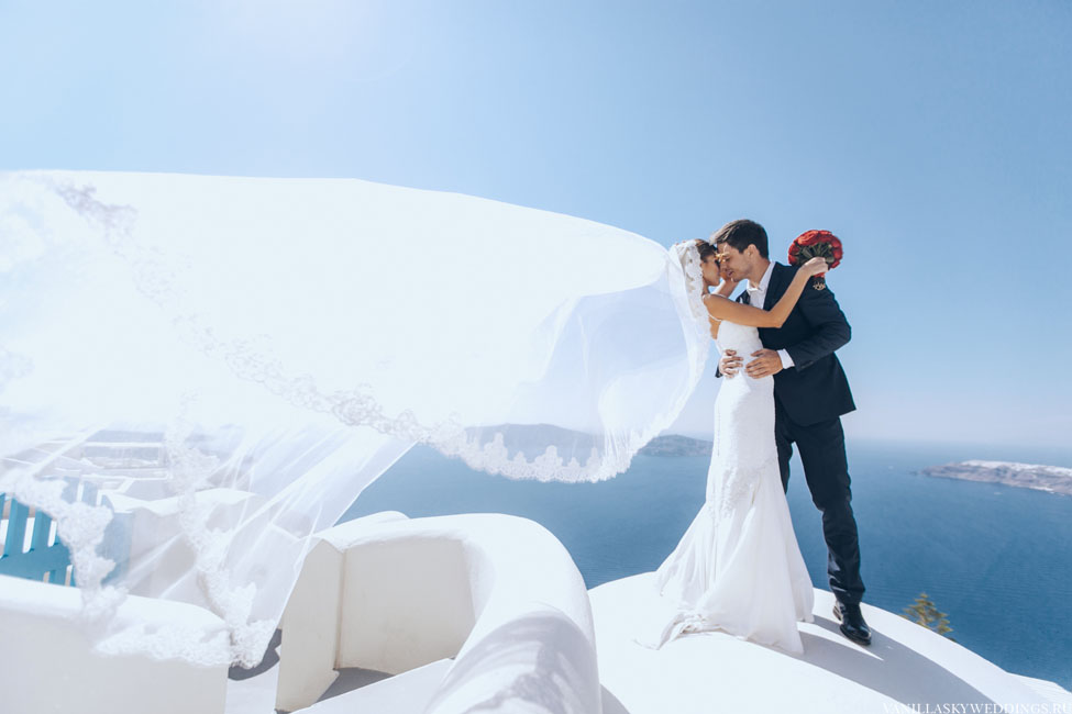 santorini-greece-symbolic-wedding-price